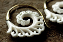 Load image into Gallery viewer, SPIRAL EARINGS