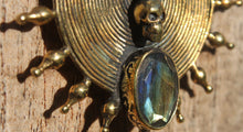 Load image into Gallery viewer, PIRATE LABRADORITE NECKLACE
