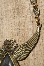 Load image into Gallery viewer, LABRADORITE WING NECKLACE