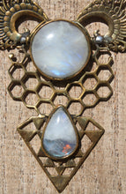Load image into Gallery viewer, MOONSTONE HONEYCOMB