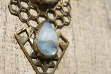 Load image into Gallery viewer, MOONSTONE HONEYCOMB