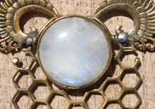 Load image into Gallery viewer, MOONSTONE HONEYCOMB