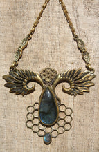 Load image into Gallery viewer, LABRADORITE HONEY