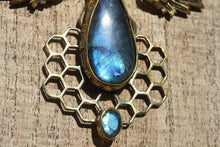 Load image into Gallery viewer, LABRADORITE HONEY