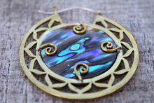 Load image into Gallery viewer, ABAOLONE SHELL EARRINGS