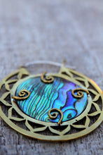 Load image into Gallery viewer, ABAOLONE SHELL EARRINGS