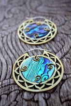 Load image into Gallery viewer, ABAOLONE SHELL EARRINGS