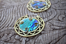 Load image into Gallery viewer, ABAOLONE SHELL EARRINGS