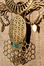 Load image into Gallery viewer, MALACHITE BIRD NECKLACE