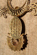 Load image into Gallery viewer, HEISHI NECKLACE