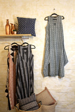Load image into Gallery viewer, WOMANS KAFTAN  DRESS