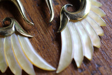 Load image into Gallery viewer, MOTHER OF PEARL SHELL WEIGHTS