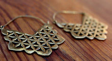Load image into Gallery viewer, FLOWER OF LIFE EARRING DESIGN