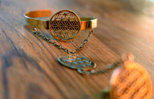 Load image into Gallery viewer, FLOWER OF LIFE BRACELET