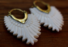 Load image into Gallery viewer, NIWE EARINGS