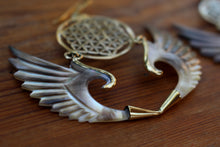 Load image into Gallery viewer, MABAWA EARINGS