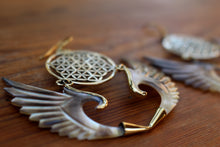 Load image into Gallery viewer, MABAWA EARINGS