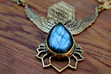 Load image into Gallery viewer, LABRADORITE LOTUS NECKLACE