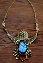 Load image into Gallery viewer, LABRADORITE LOTUS NECKLACE