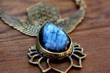 Load image into Gallery viewer, LABRADORITE LOTUS NECKLACE
