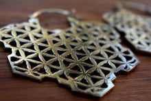 Load image into Gallery viewer, BIG FLOWER OF LIFE EARRINGS