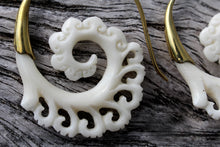 Load image into Gallery viewer, SPIRAL EARINGS