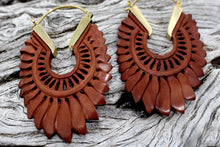 Load image into Gallery viewer, RED WOOD FEATHER