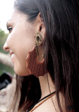 Load image into Gallery viewer, FLOWER OF LIFE WOOD