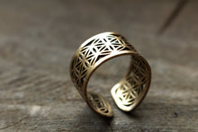 Load image into Gallery viewer, FLOWER OF LIFE BRASS RING