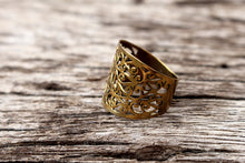 Load image into Gallery viewer, ORNATE BRASS DESIGN