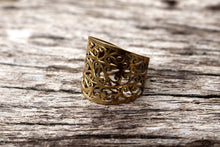 Load image into Gallery viewer, ORNATE BRASS DESIGN