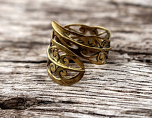 Load image into Gallery viewer, BRASS SPIRAL RING