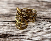 Load image into Gallery viewer, BRASS SPIRAL RING