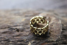 Load image into Gallery viewer, UNISEX BRASS RING
