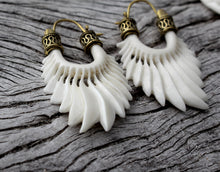 Load image into Gallery viewer, WING EARRINGS
